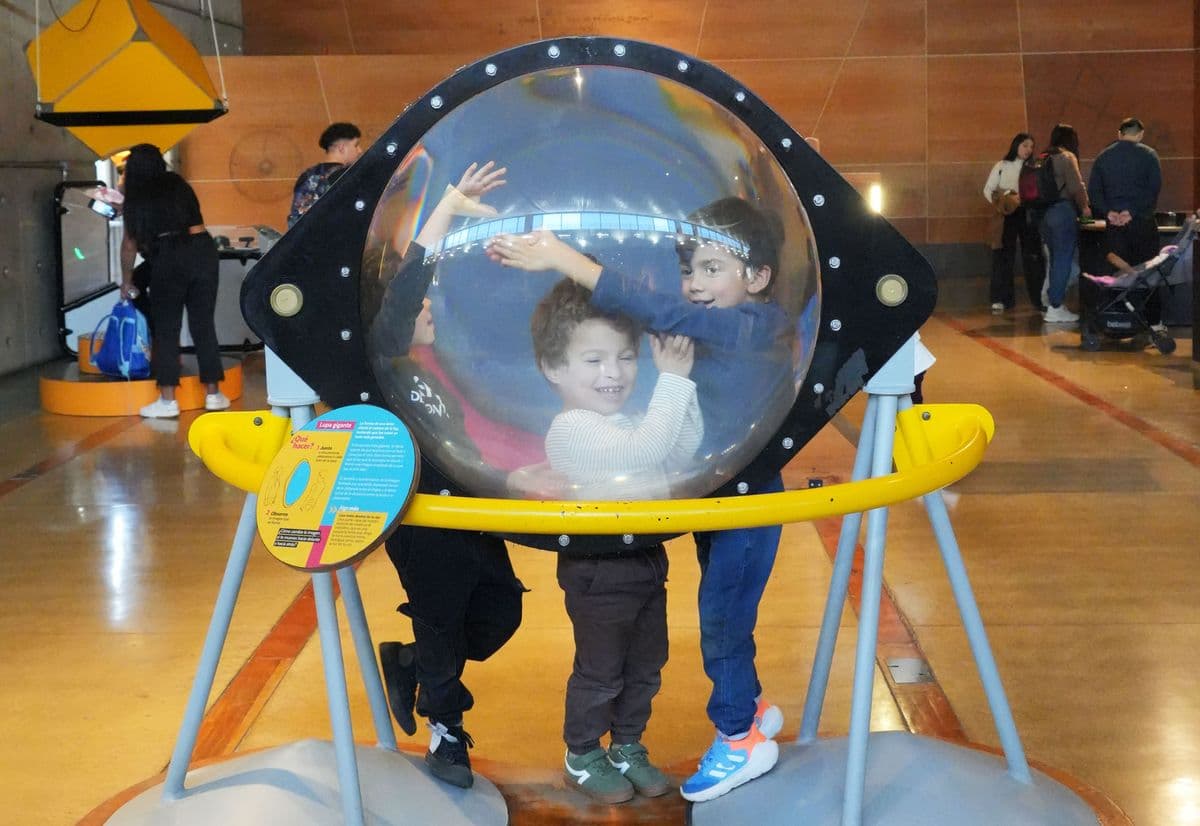 Dinosaurios, viajes espaciales y una tarjeta Bip! propia: así celebraremos el Día del Niño y la Niña